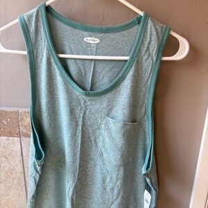 Men’s old navy sleeveless shirt